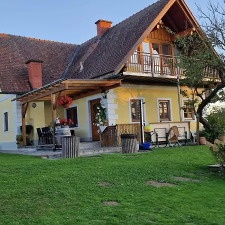 Haus Schoenegger Guest house