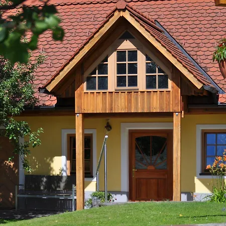 Guest house Haus Schoenegger Kitzeck im Sausal